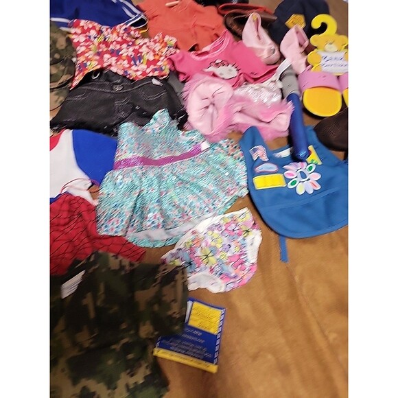 Build-A-Bear BAB Large Lot of Misc Clothes & Accessories Hello Kitty Army - Picture 7 of 11